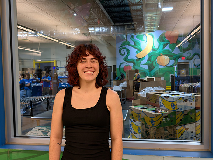 Volunteer in Warehouse